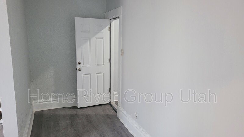 Fantastic, completely remodeled 1 bedroom apartment! property image