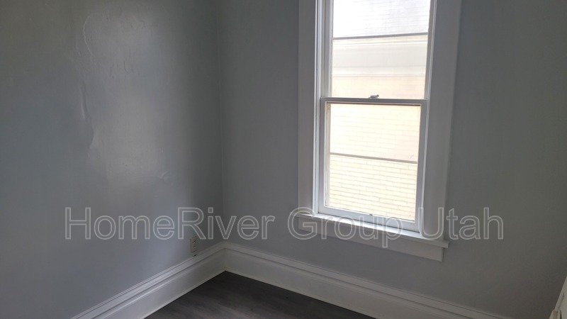 Fantastic, completely remodeled 1 bedroom apartment! property image