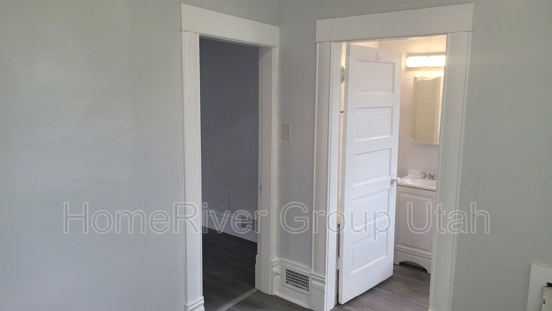 Fantastic, completely remodeled 1 bedroom apartment! property image