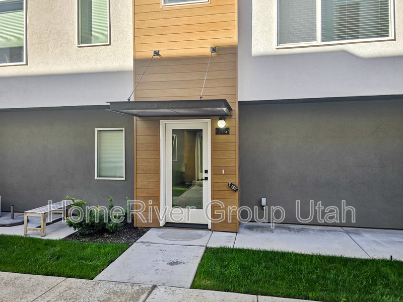 Apply today! 1660 Major Street, Unit 28 property image