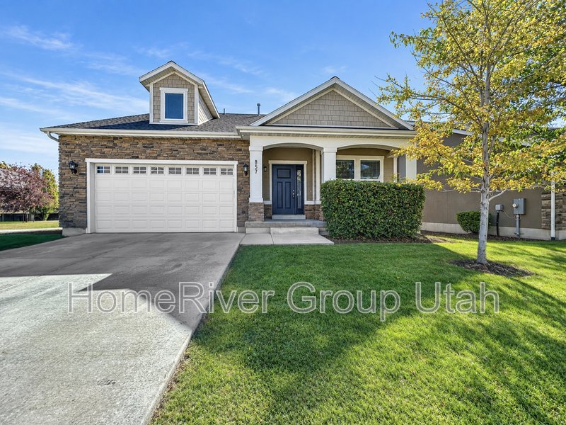Apply Today! 857 S. Fairway Lane property image