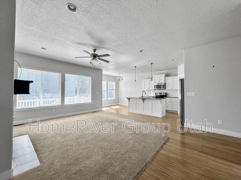 Apply Today! 857 S. Fairway Lane property image