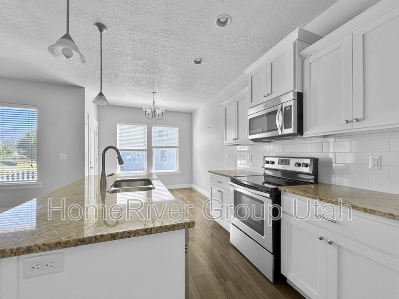Apply Today! 857 S. Fairway Lane property image