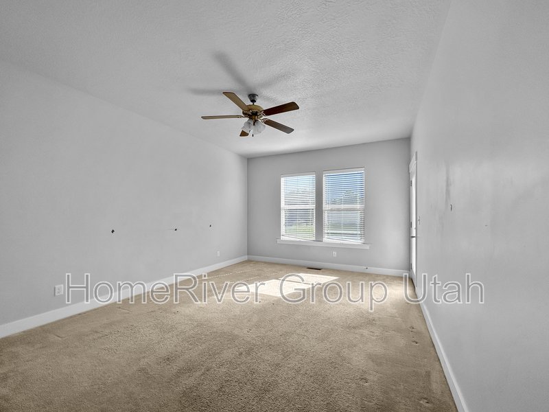 Apply Today! 857 S. Fairway Lane property image
