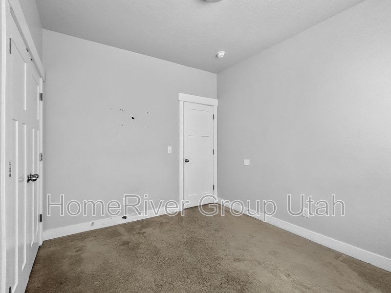 Apply Today! 857 S. Fairway Lane property image