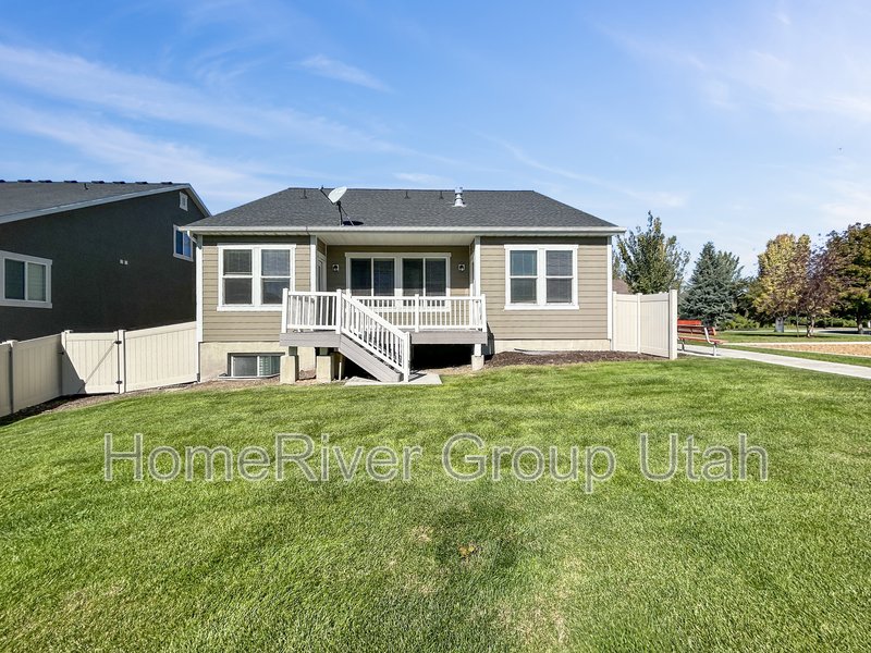 Apply Today! 857 S. Fairway Lane property image