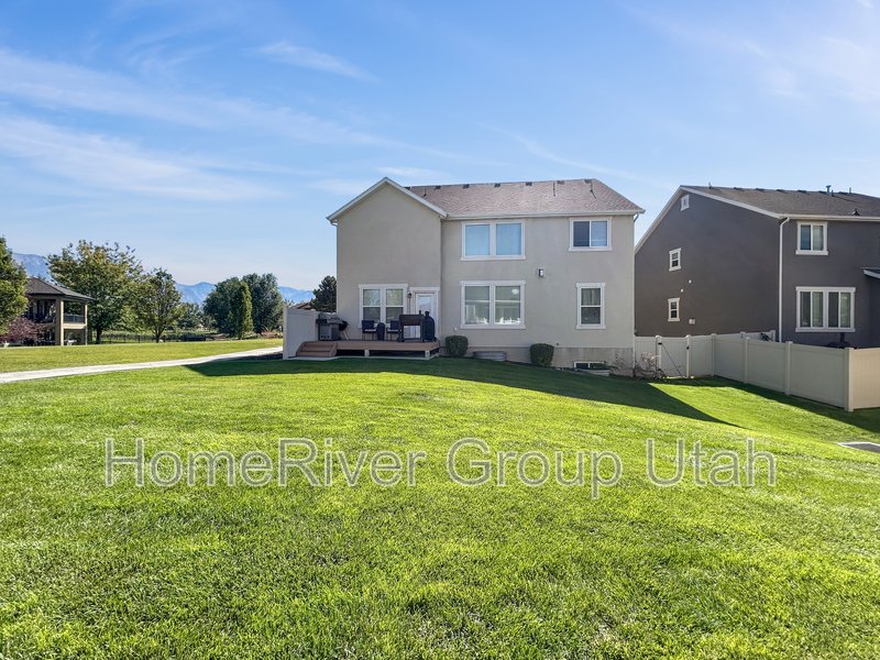 Apply Today! 857 S. Fairway Lane property image