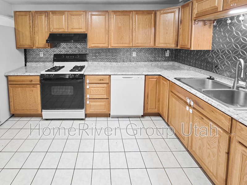 4785 S Bayport Way property image