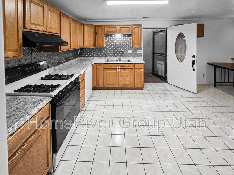 4785 S Bayport Way property image