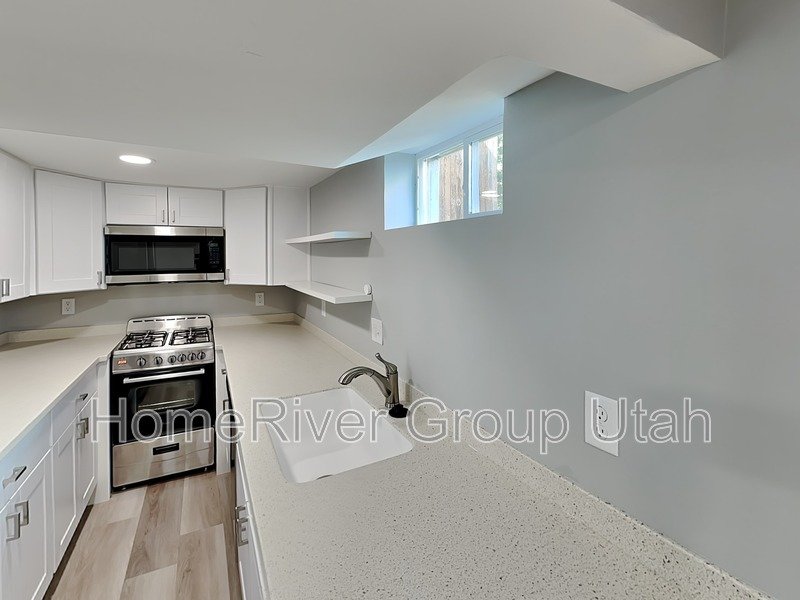 Fully Remodeled 2-Bedroom Apartment in the Heart of Salt Lake City! property image