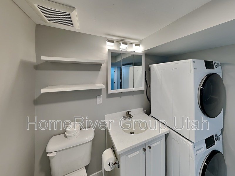 Fully Remodeled 2-Bedroom Apartment in the Heart of Salt Lake City! property image