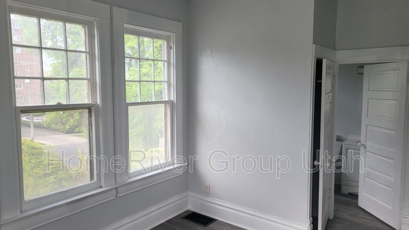 Fantastic Studio Apartment For Rent Close to U of U! property image