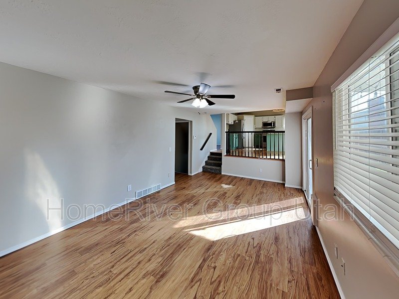 Spacious 3 Bed, 3 Bath Murray Home in a Prime Location! property image