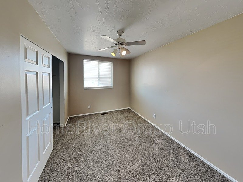 Spacious 3 Bed, 3 Bath Murray Home in a Prime Location! property image