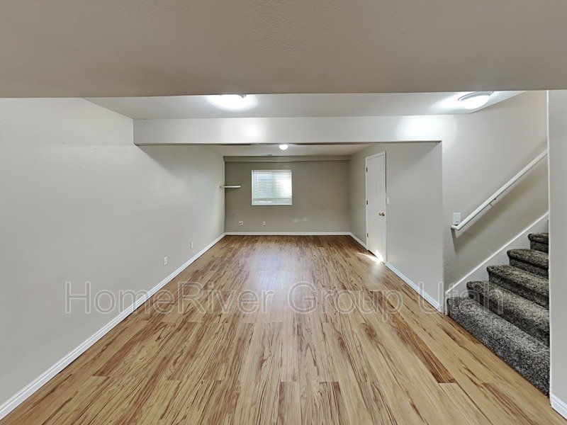 Spacious 3 Bed, 3 Bath Murray Home in a Prime Location! property image